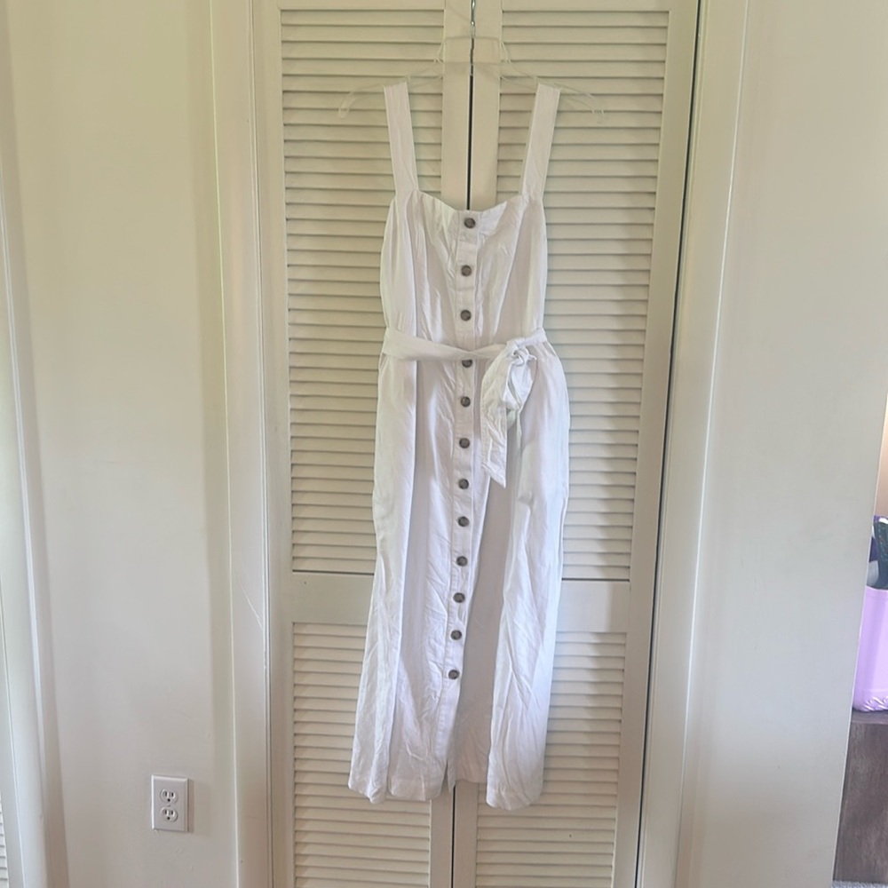 LOFT white dress, perfect for summer!